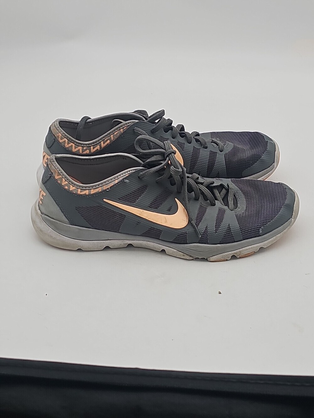 Nike Flex Supreme TR 3 Training Shoes Lightweight Women’s Size 11  Gray Peach